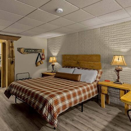Stonegate Lodge King Bed, Wifi, 50In Roku Tv, Salt Water Pool Room #108 Юрика Спрингс Экстерьер фото